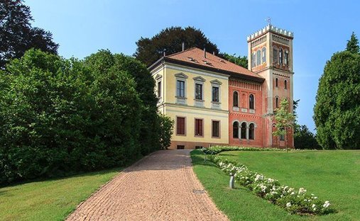 Villa in Cadegliano-Viconago, Lombardei, Italien 1