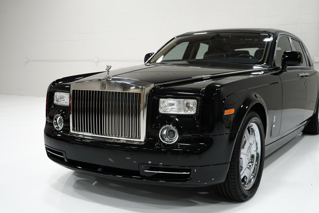 Sedan in West Hollywood, CA, United States 5 - 19139138