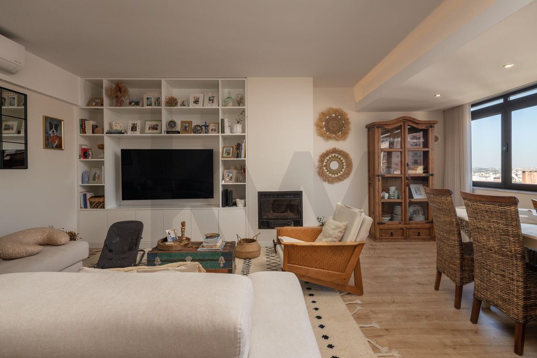 Apartment in Alfragide, Lisbon, Portugal 1 - 19143389