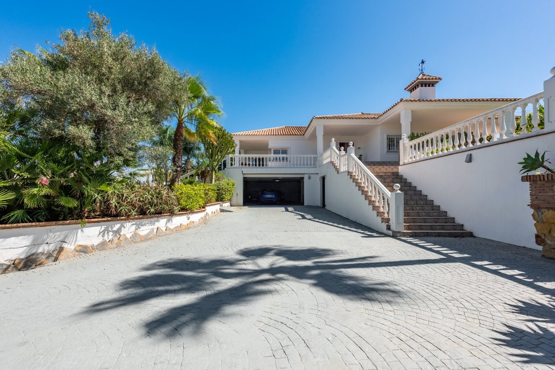 Villa in Estepona, Andalusia, Spain 3 - 19143419