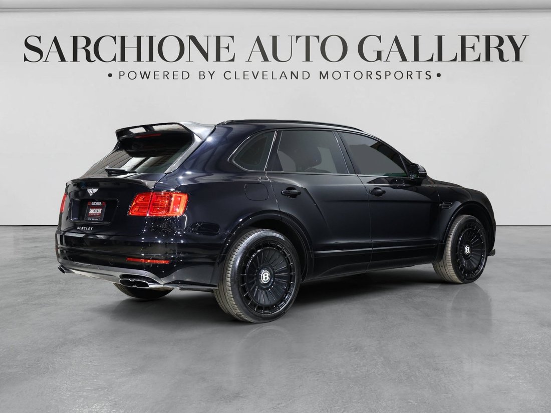 Suv in Canton, OH, United States 2 - 19143364