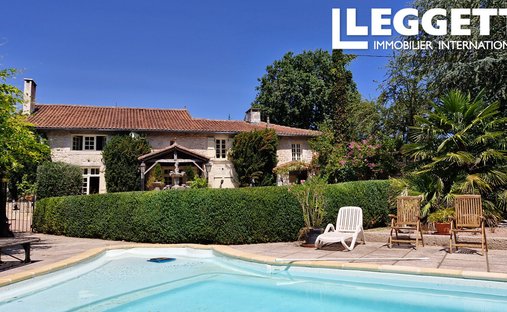 Haus in Feuillade, Neu-Aquitanien, Frankreich 1