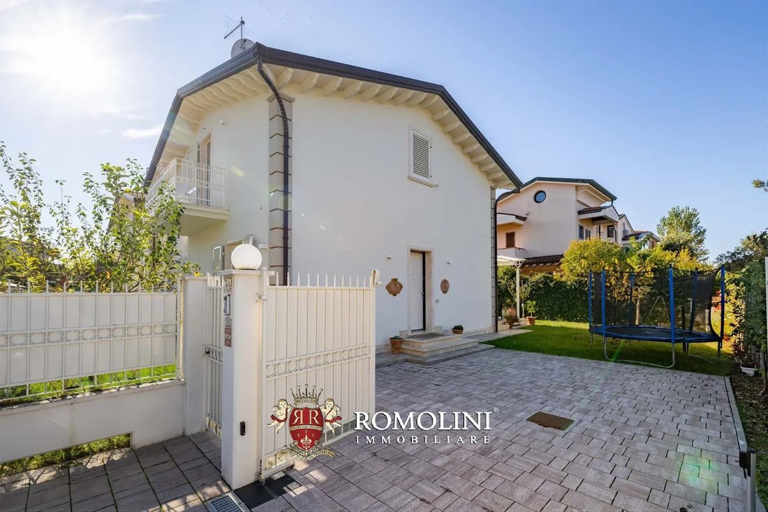 House in Centro, Forte dei Marmi, Tuscany 4 - 19143393