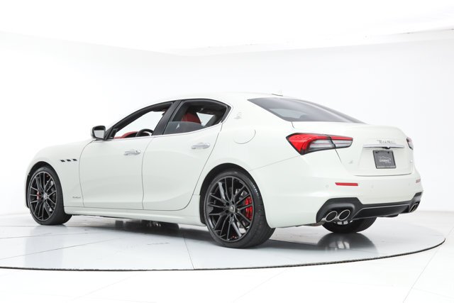Sedan in Fort Lauderdale, FL, United States 3 - 19143375