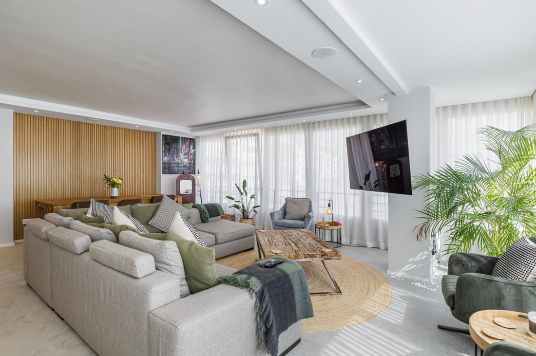 Apartment in Marbella, Andalusia, Spain 2 - 19143425