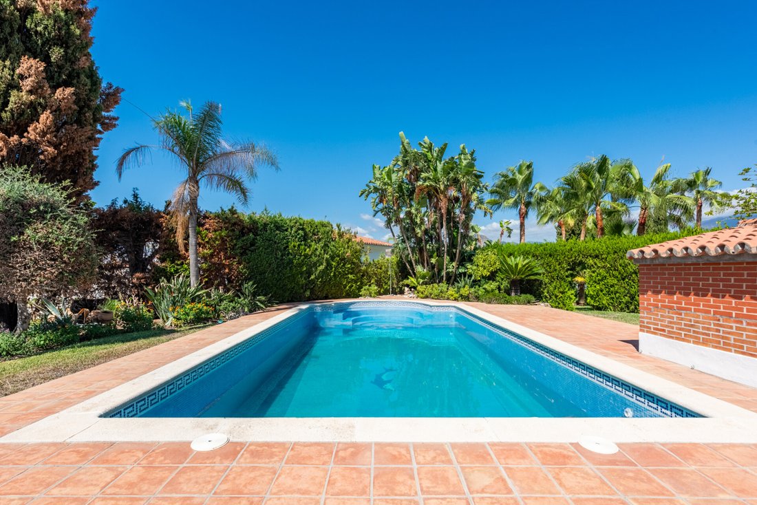 Villa a Estepona, Andalusia, Spagna 2 - 19143420