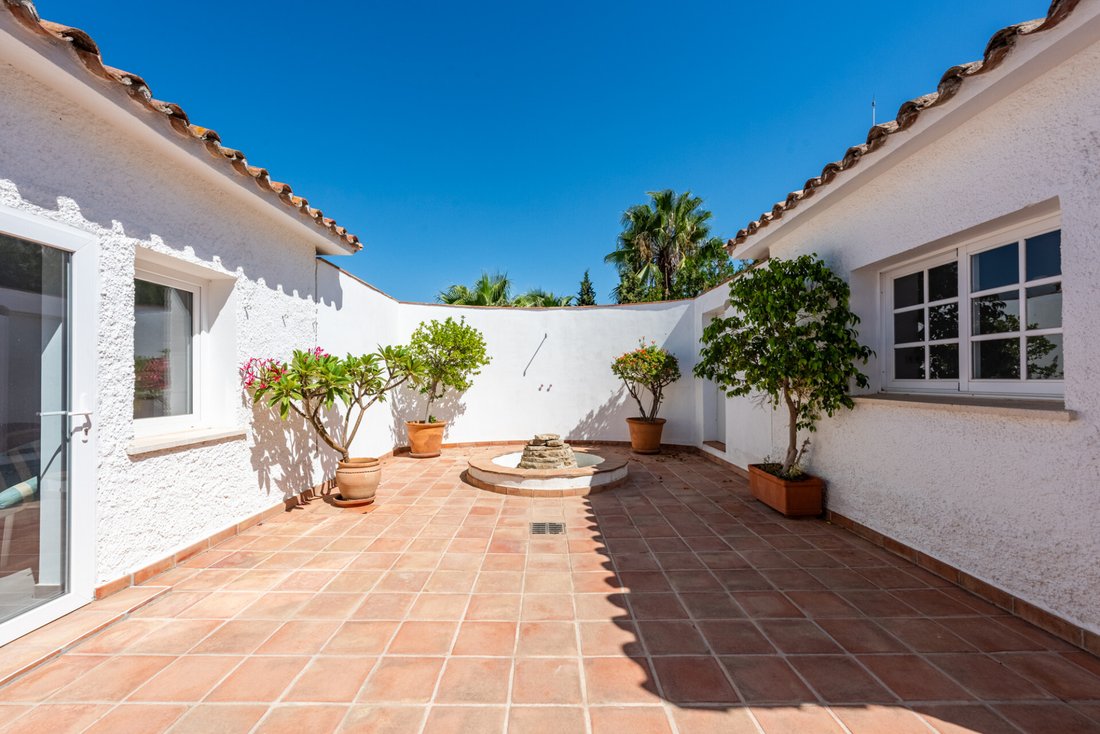 Villa a Estepona, Andalusia, Spagna 3 - 19143420