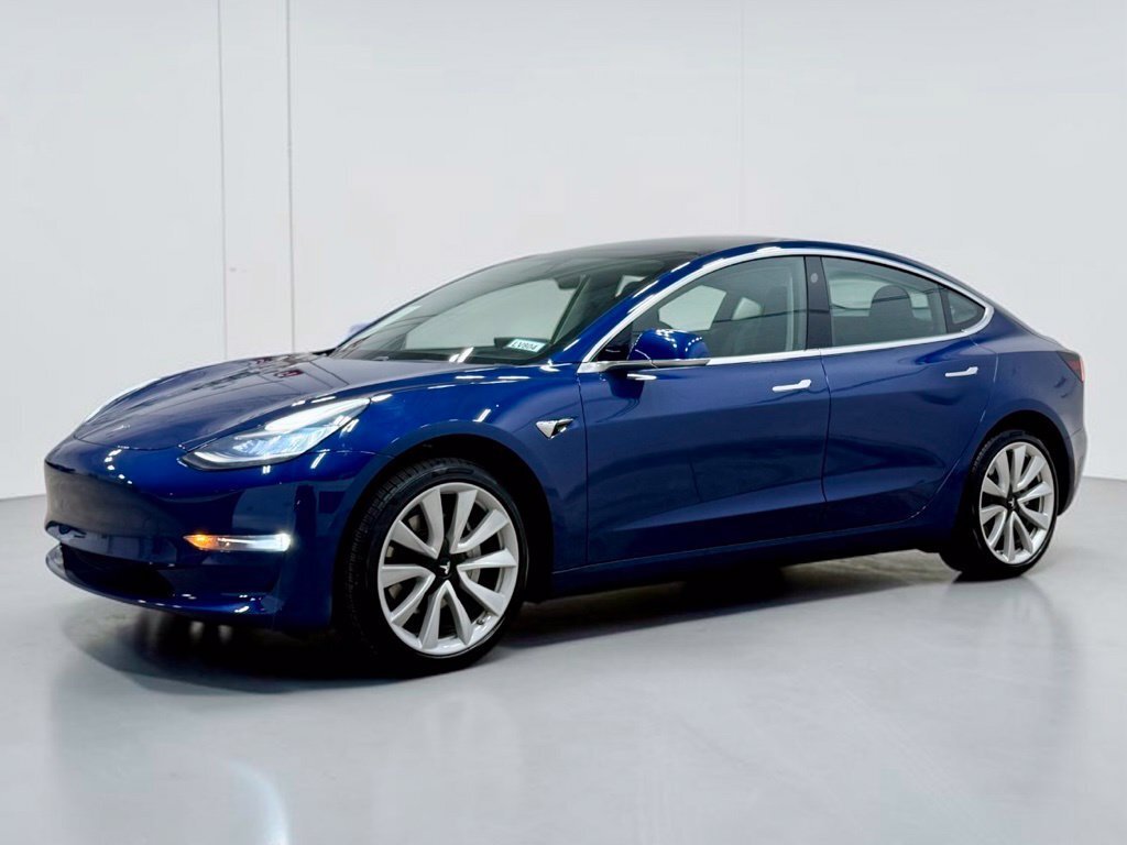 Sedan in Lake Villa, IL, United States 3 - 19143399