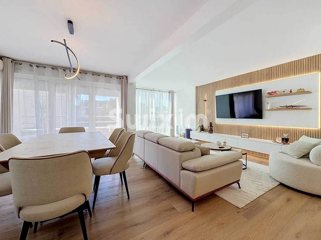 Apartment in Ferney-Voltaire, Auvergne-Rhône-Alpes, France 1 - 19143352