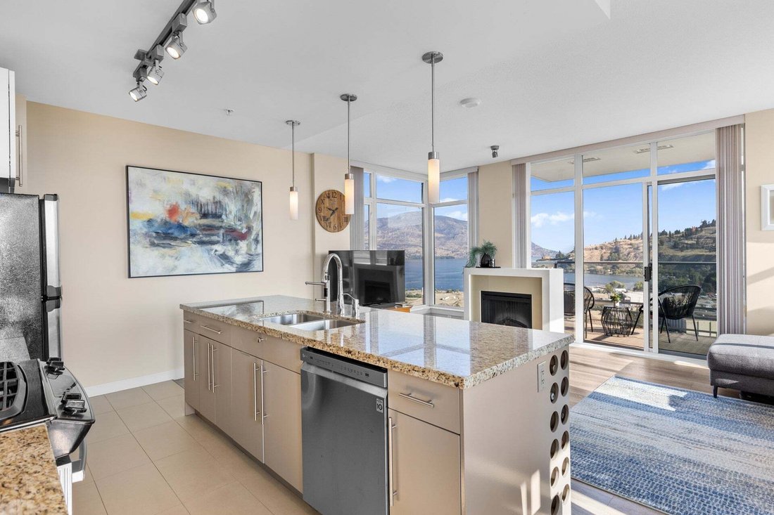 Apartment in Kelowna, British Columbia, Canada 1 - 19143230