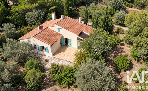Maison à Saint-Paul-en-Forêt, Provence-Alpes-Côte d'Azur, France 1