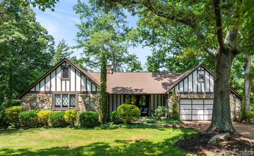 House in Leicester, North Carolina, United States 1