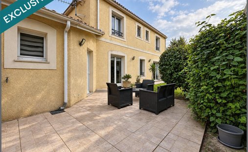 Maison à Mairie Bourg, Bègles, France 1