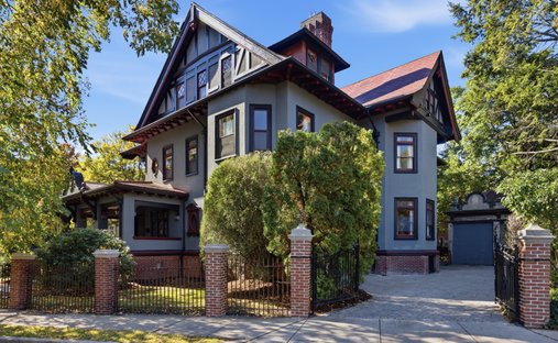House in Brookline, Massachusetts, United States 1