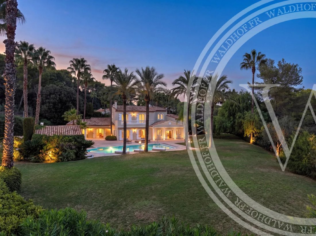 Villa en Mougins, Provenza-Alpes-Costa Azul, Francia 1 - 19145282