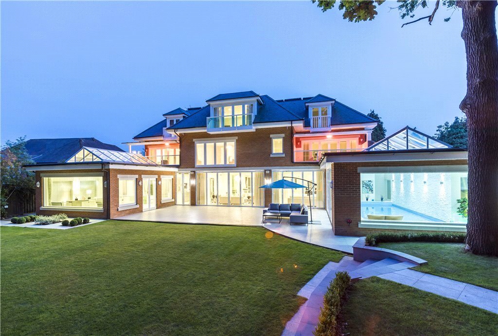 Haus in Coombe, Royal Borough of Kingston upon Thames, England 1 - 19144357