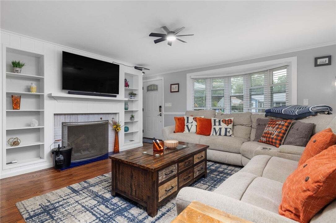 House in Warwick, Rhode Island, United States 4 - 19144414