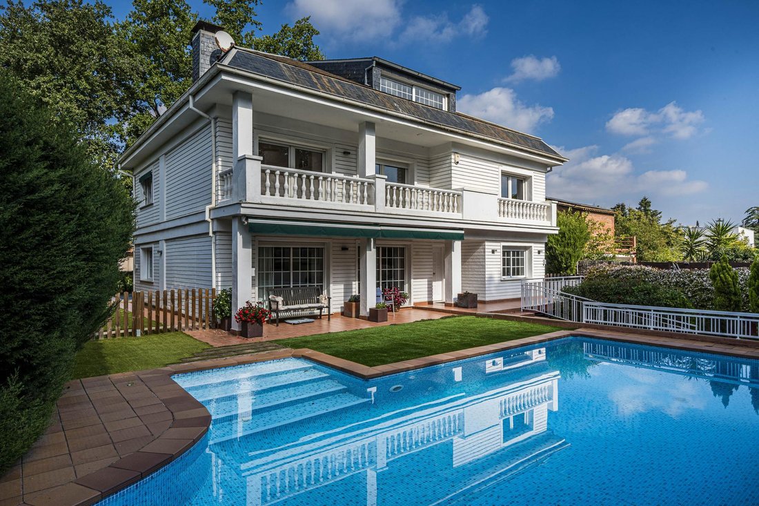 Villa in Sant Cugat del Valles, Catalonia, Spain 1 - 19144775