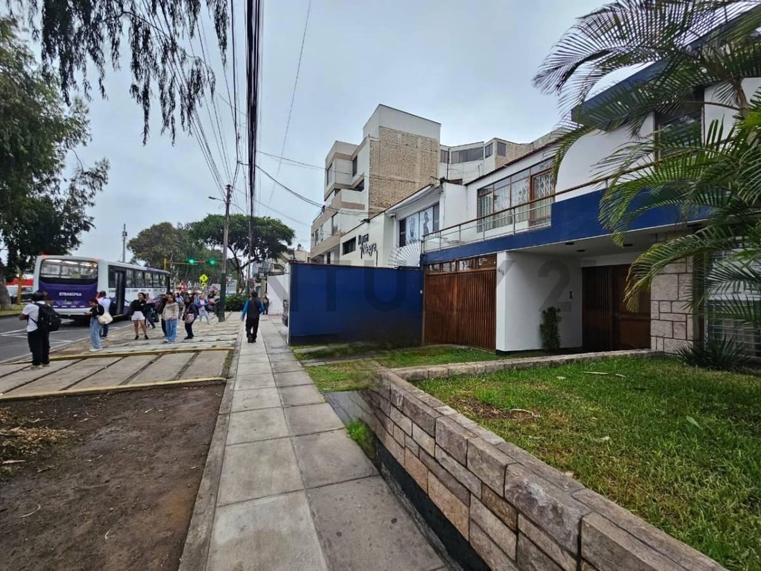 House in San Isidro, Metropolitan Municipality of Lima, Peru 5 - 19144305