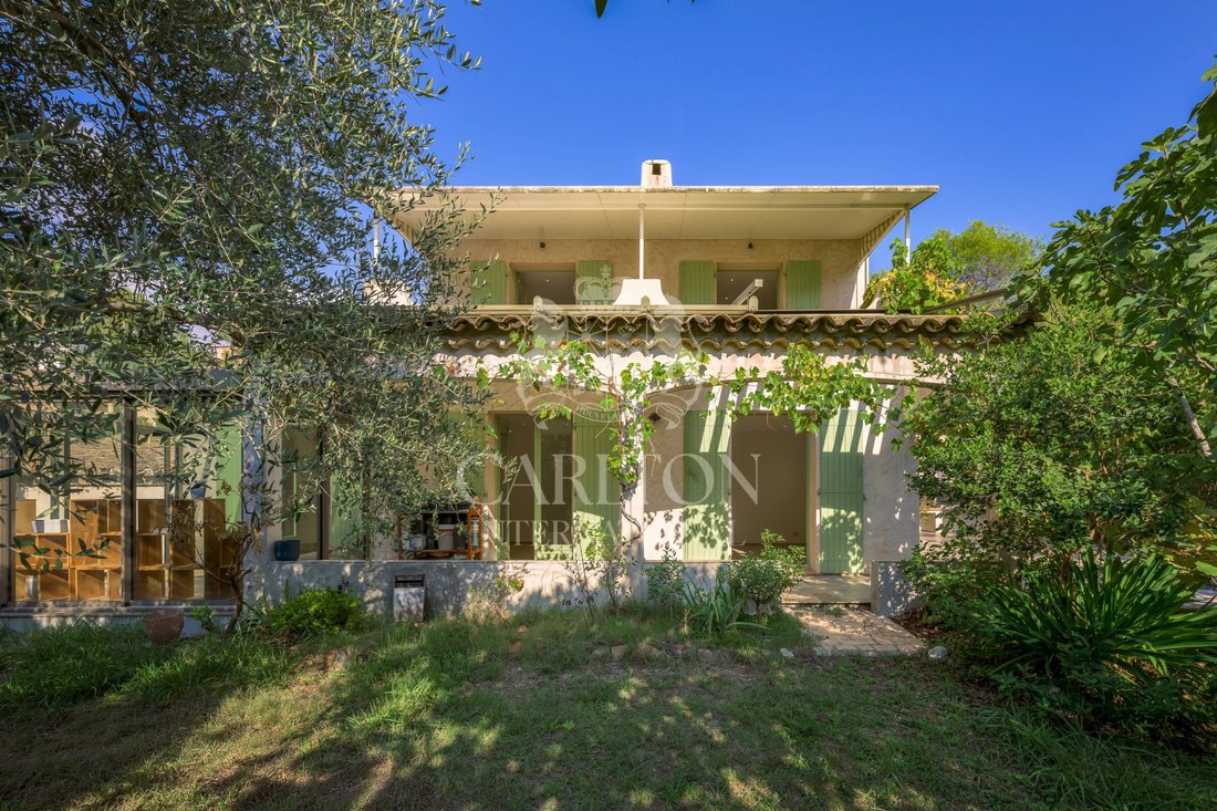 Villa a Mougins, Provenza-Alpi-Costa Azzurra, Francia 1 - 19145312