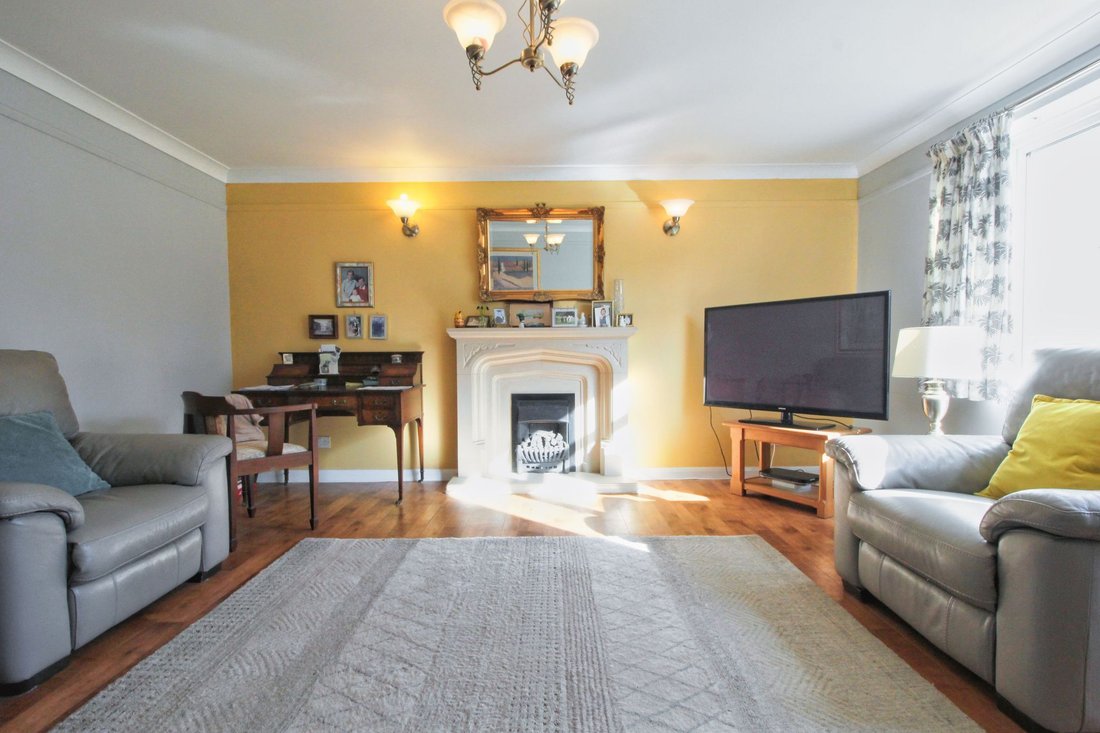 House in Lingfield, England 4 - 19145555