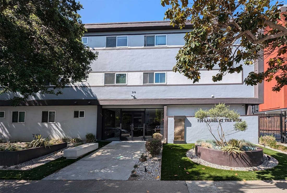 San Mateo, California, United States 2 - 19144727