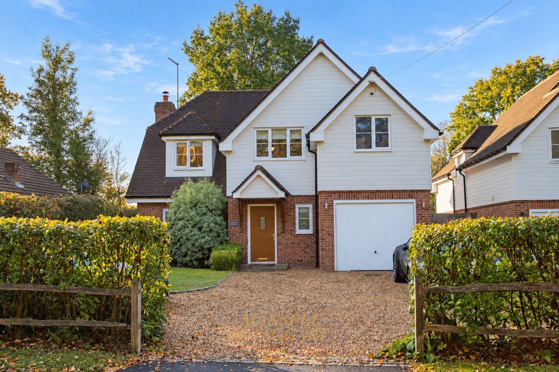 House in Crawley Down (Worth), Crawley Down, England 1 - 19145410