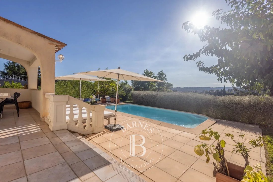 Villa in Saint-Paul-de-Vence, Provence-Alpes-Côte d'Azur, France 2 - 19138010