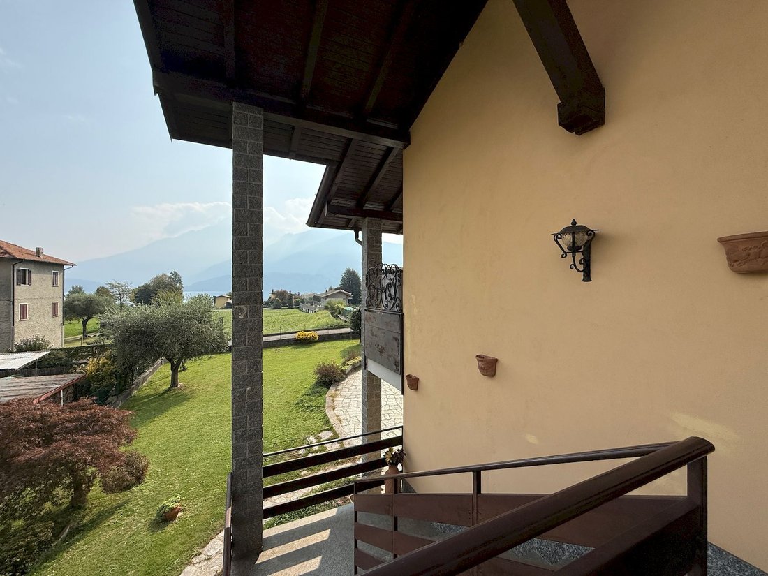 Villa in Dongo, Lombardei, Italien 4 - 19144496
