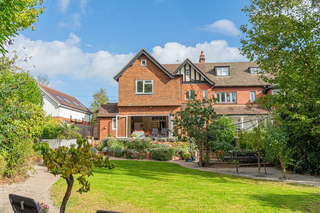 House in Haywards Heath, England 2 - 19145601