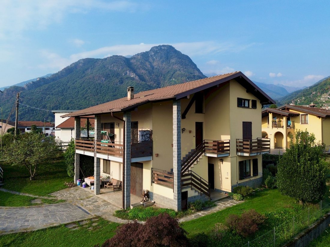 Villa in Dongo, Lombardei, Italien 2 - 19144496