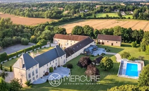Domaine à Centre Ville, Falaise, France 1