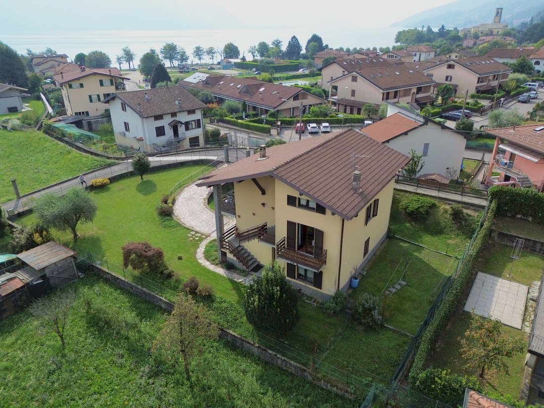 Villa in Dongo, Lombardei, Italien 1 - 19144496