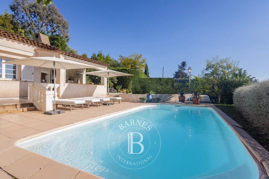 Villa in Saint-Paul-de-Vence, Provence-Alpes-Côte d'Azur, France 4 - 19138010