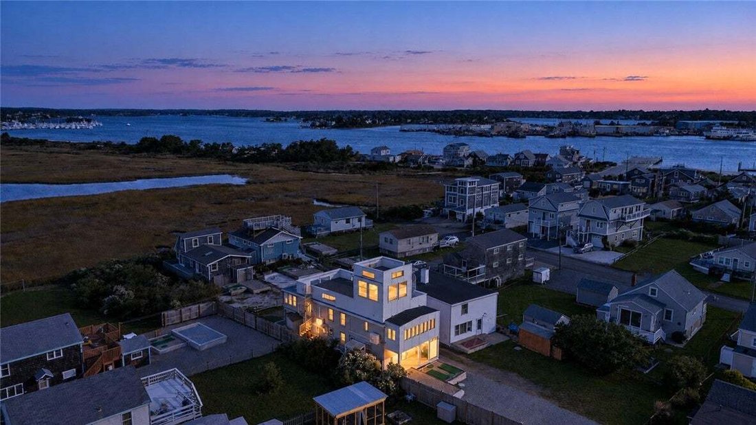 South Kingstown, Rhode Island, United States 1 - 19144428