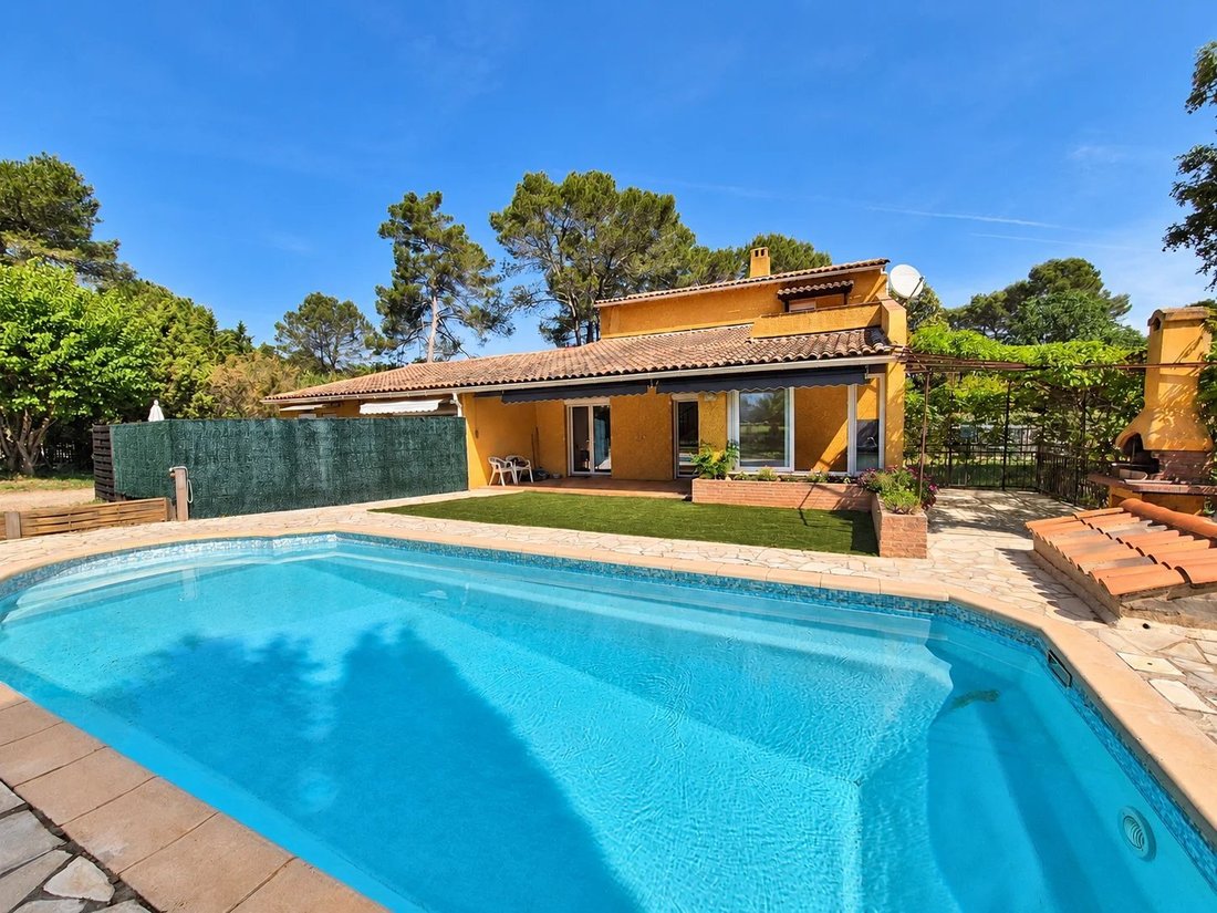 Villa en Le Cannet-des-Maures, Provenza-Alpes-Costa Azul, Francia 4 - 17803556