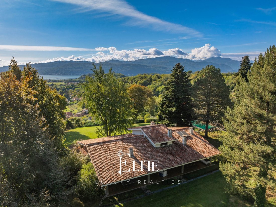 Villa in Besozzo, Lombardei, Italien 1 - 19144193