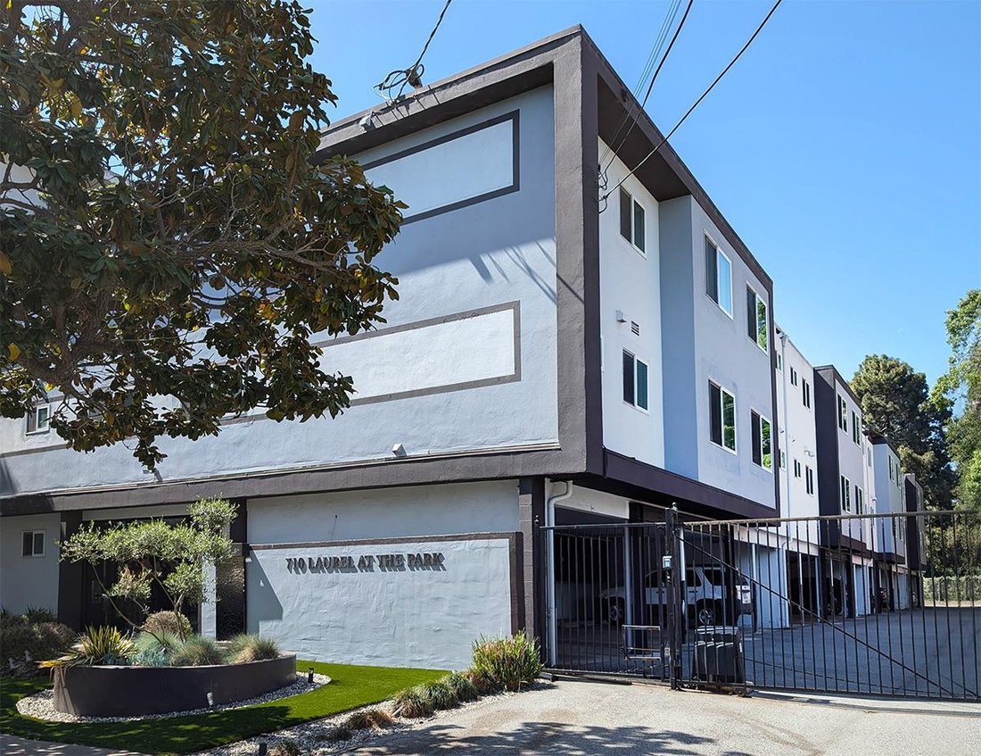 San Mateo, California, United States 1 - 19144727