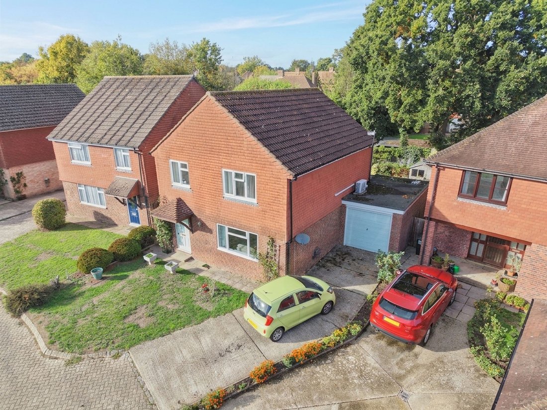 House in Lingfield, England 1 - 19145555