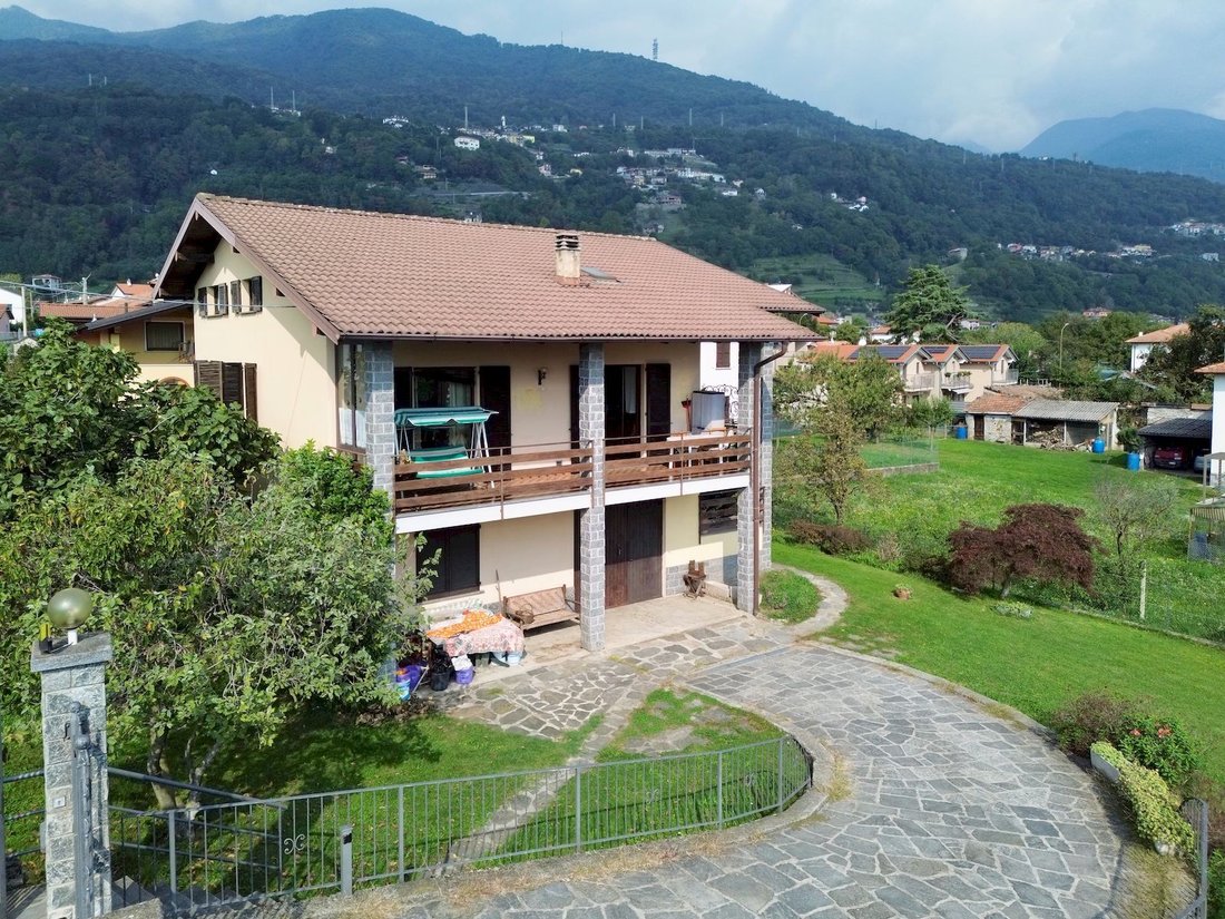Villa in Dongo, Lombardei, Italien 3 - 19144496