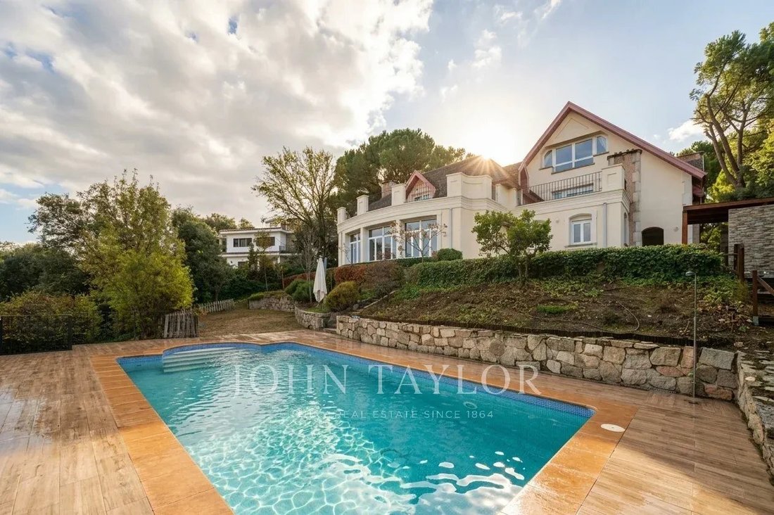 Chalet in Villafranca del Castillo, Villanueva de la Canada, Comunidad de Madrid 1 - 19145261