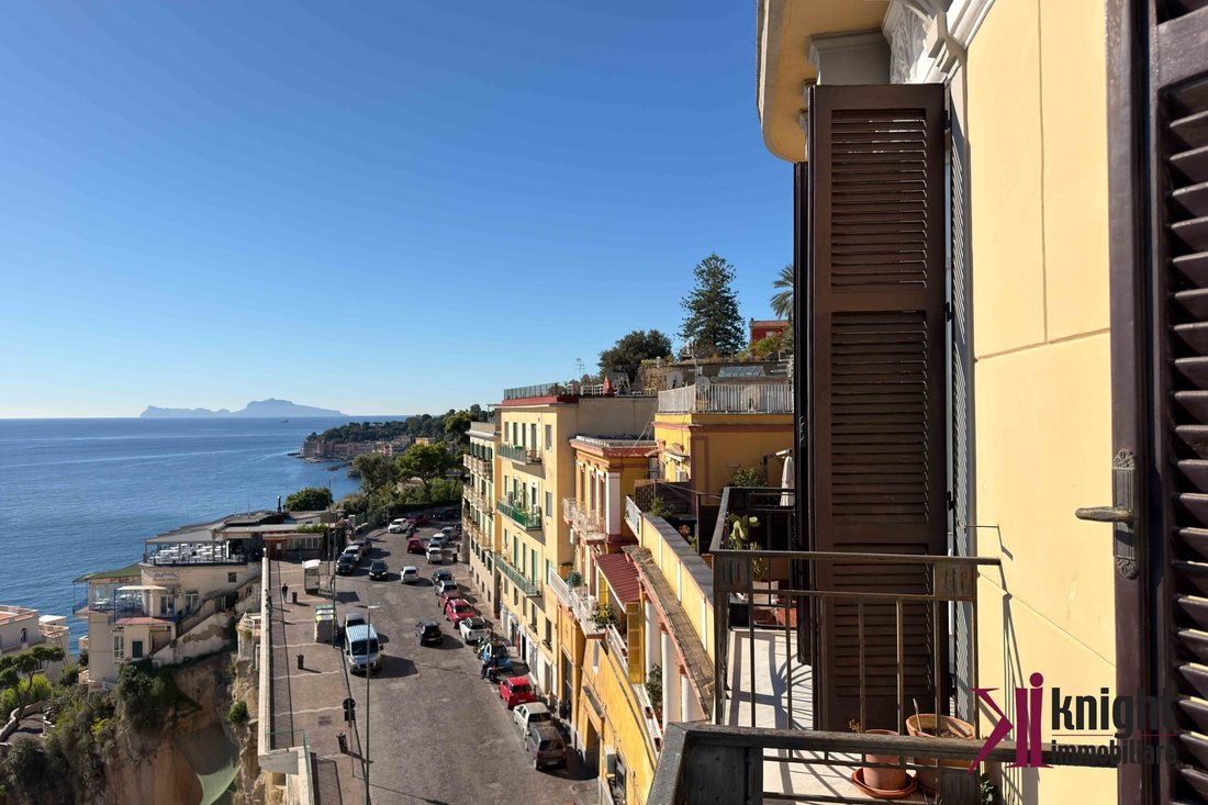Apartment in Naples, Campania, Italy 3 - 19147203
