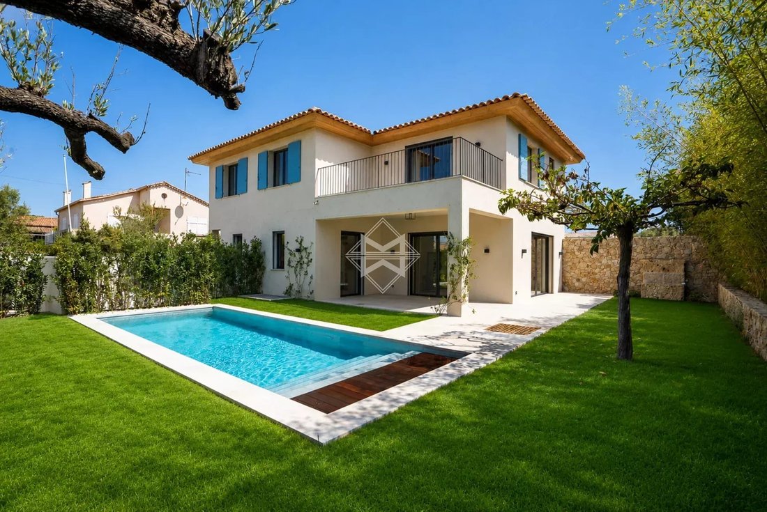 Townhouse in Zone Ouest Urbaine, Saint-Tropez, France 1 - 19145506