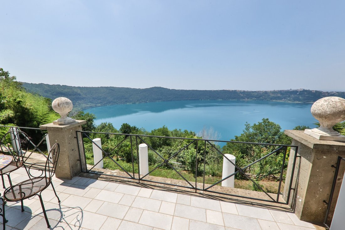 Villa in Castel Gandolfo, Lazio, Italia 2 - 19148795