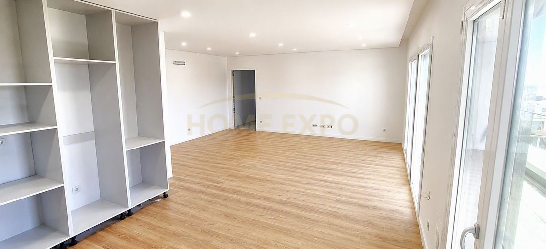 Apartment in Santo António dos Cavaleiros, Lisbon, Portugal 5 - 19095348