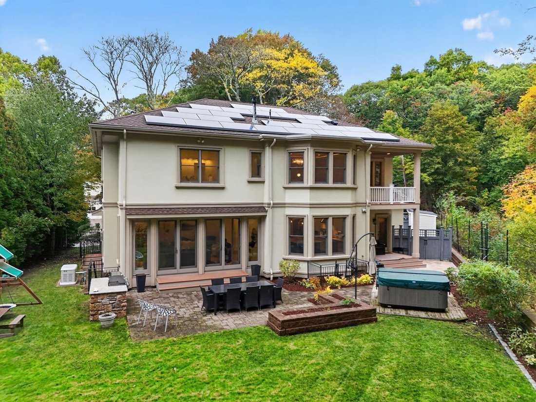 House in Newton, Massachusetts, United States 2 - 19148811