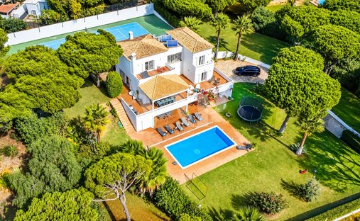 Villa in Quarteira, Algarve, Portugal 1