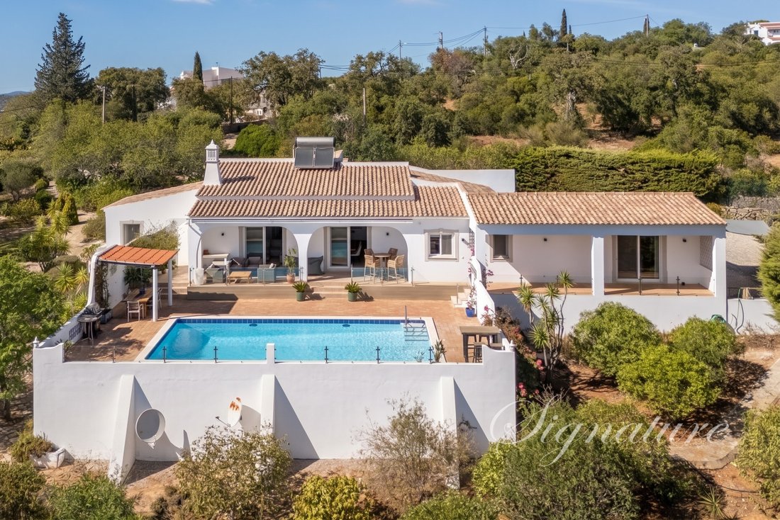 Villa in Santa Barbara de Nexe, Algarve, Portugal 1 - 19148622