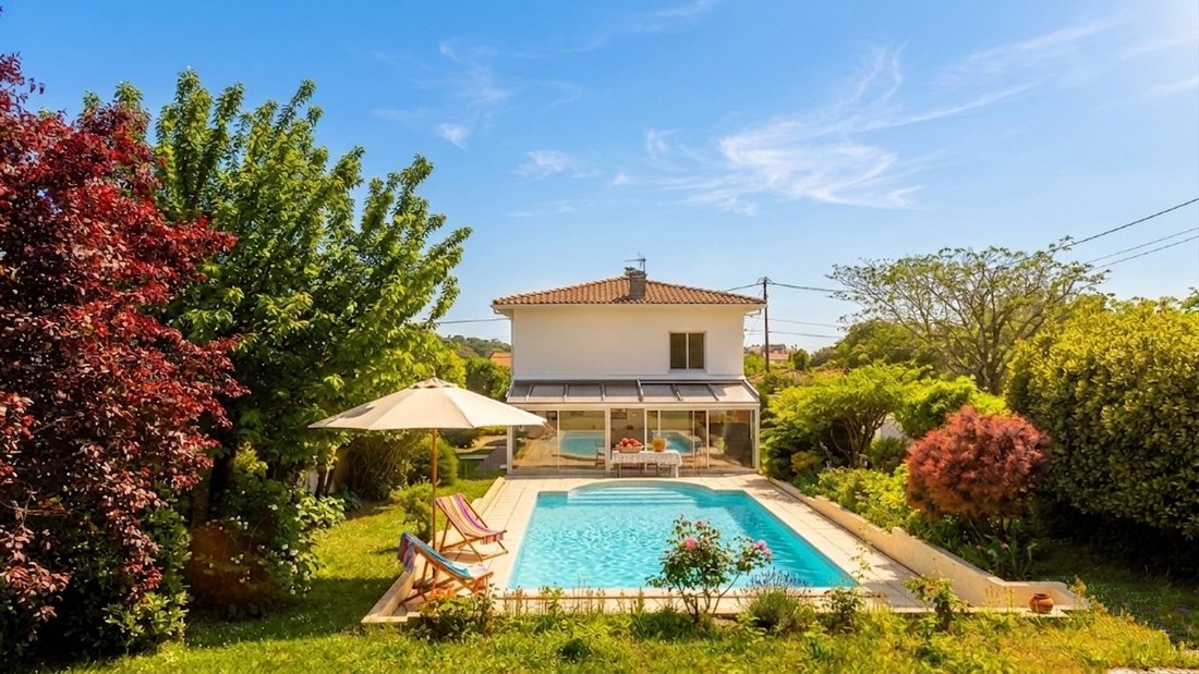 Villa in Saint-Palais-sur-Mer, Nouvelle-Aquitaine, France 1 - 19148443