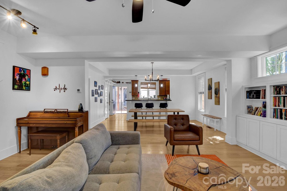 Casa en Asheville, Carolina del Norte, Estados Unidos 5 - 19145877